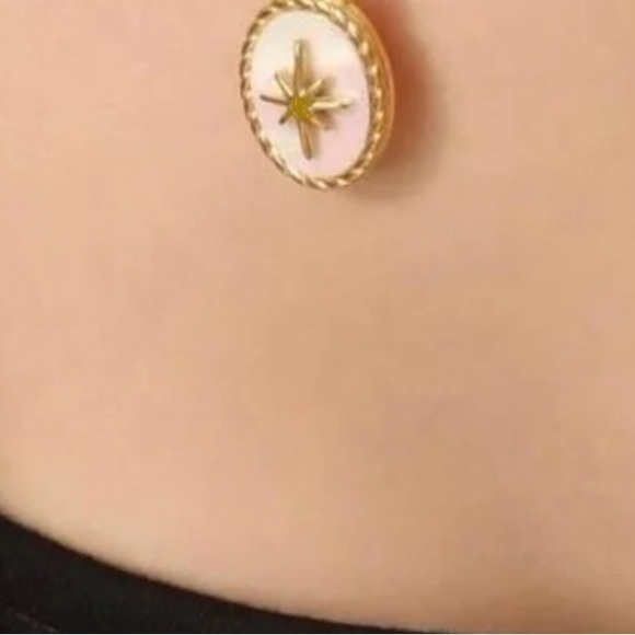 Mother of Pearl Star- White Iridescent Shell Ishtar Starburst Stainless Necklace - Picture 5 of 17